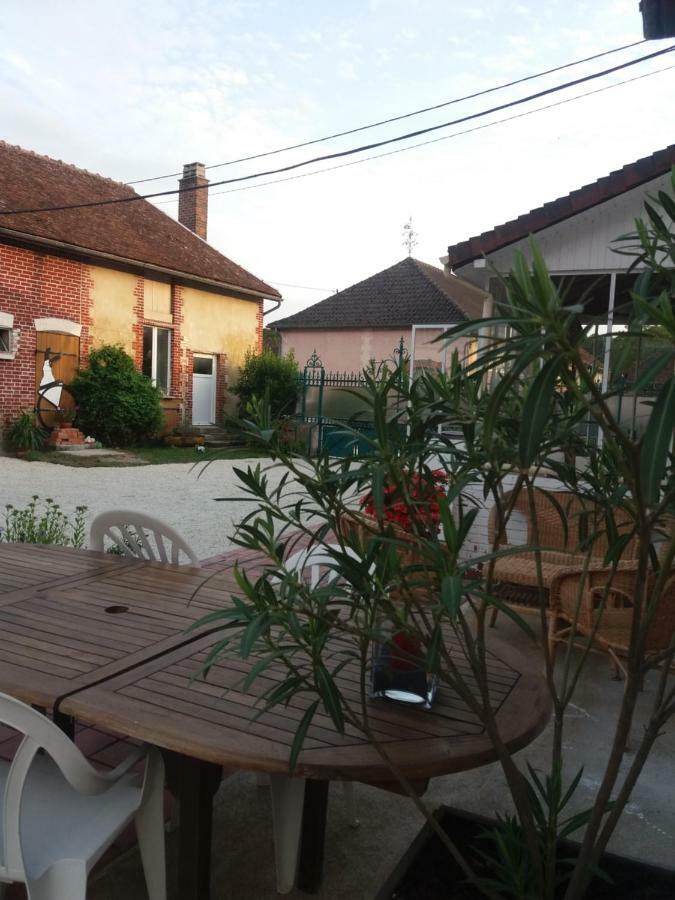 Bed and Breakfast Campagn'Arts Villechétif Exterior foto